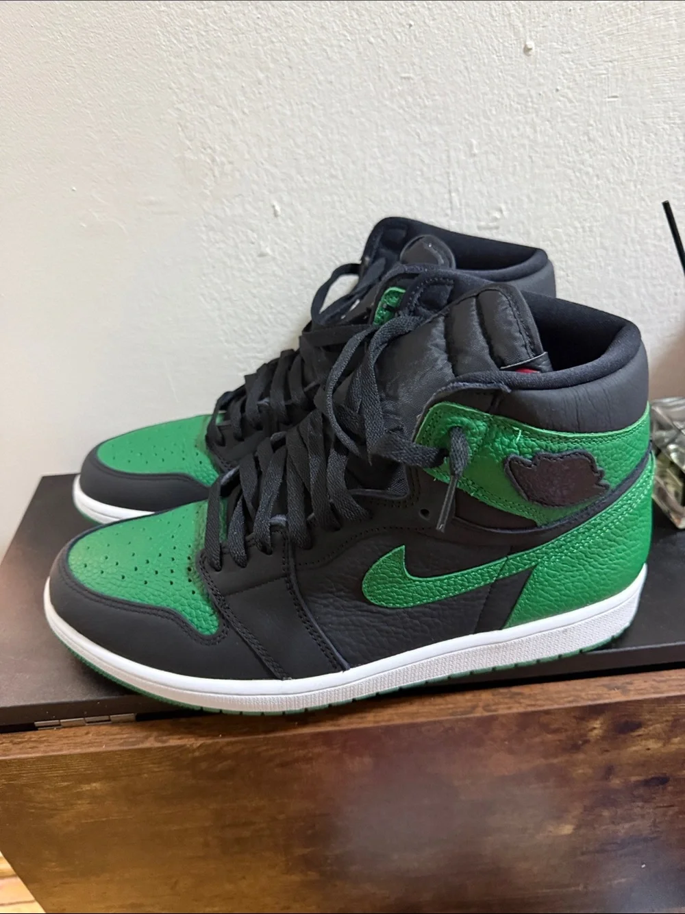 Jordan Men's High-Top Sneakers in Black and Green